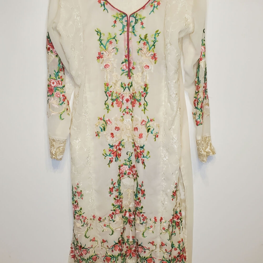 Women's Floral and Lace Embroidered Shalwar Kameez S/M